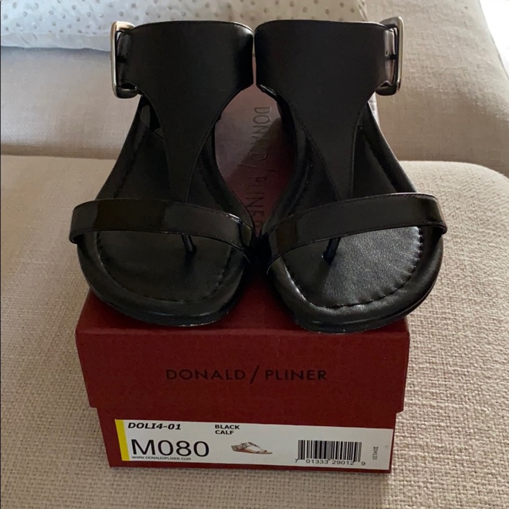 Donald Pliner wedge sandal leather and patent